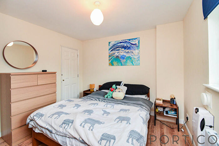 1 Bedroom Flat To Rent In Lowestoft Mews, Royal Docks, E16