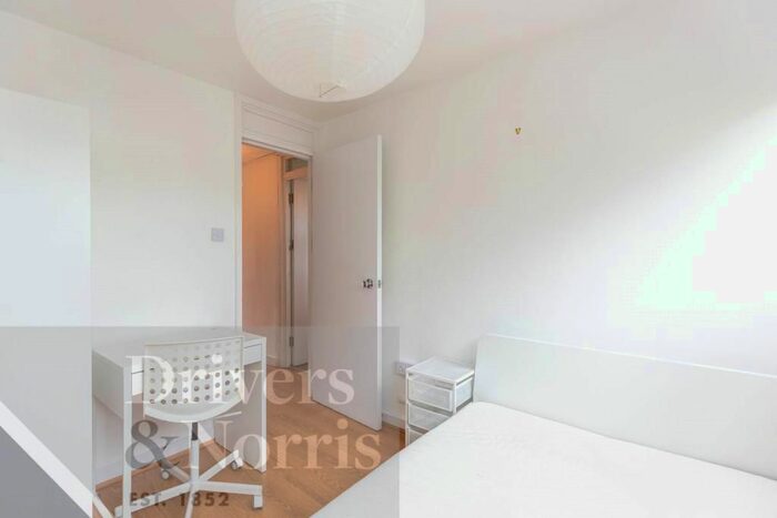4 Bedroom Flat To Rent In Purchese Street, Camden, London, NW1