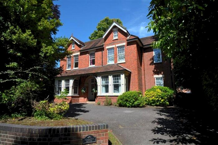 3 Bedroom Apartment To Rent In Caversham, Reading, RG4