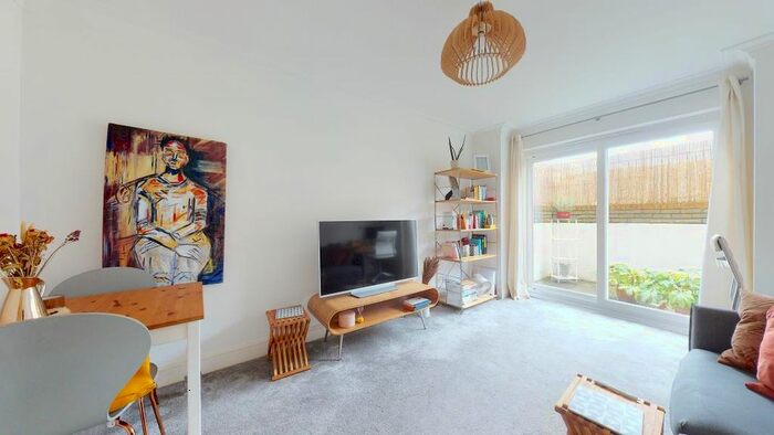 1 Bedroom Flat To Rent In Amyand Park Road, St Margarets, Twickenham TW1