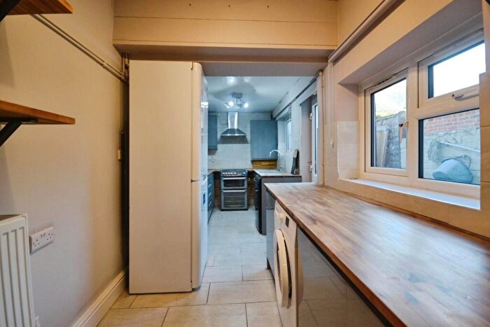 2 Bedroom End Of Terrace House To Rent In Eldon Street, Reading, RG1