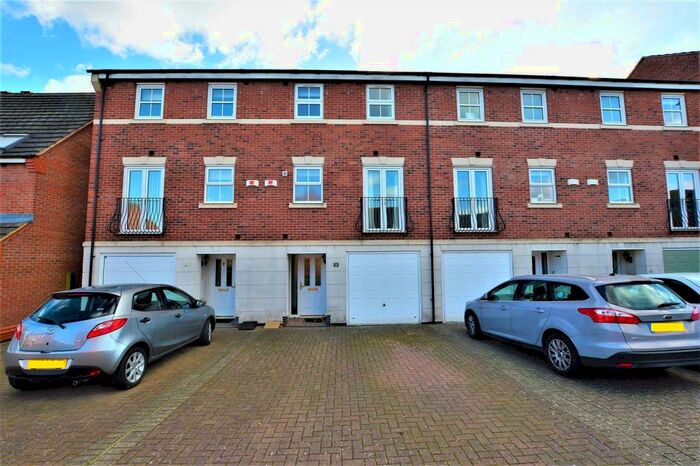 4 Bedroom Town House To Rent In Christ Church Close, Stamford, PE9