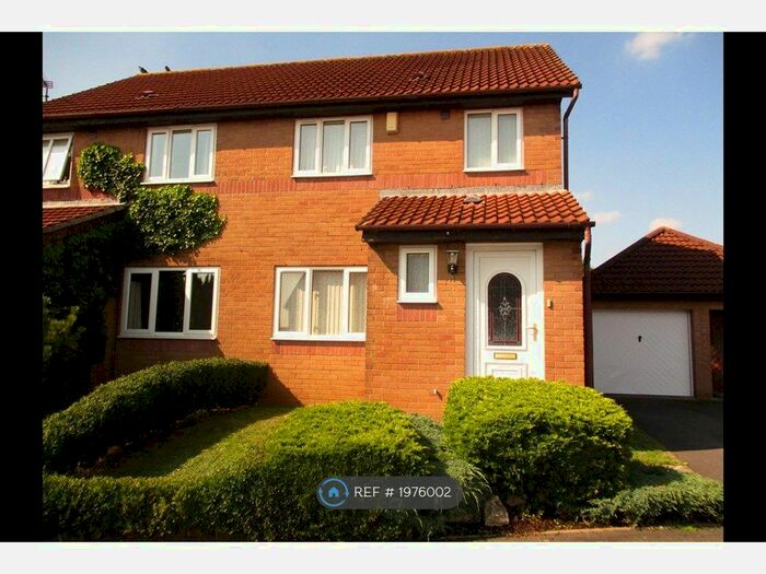 3 Bedroom Semi-Detached House To Rent In Clos Nant Ddu, Pontprennau, Cardiff, CF23