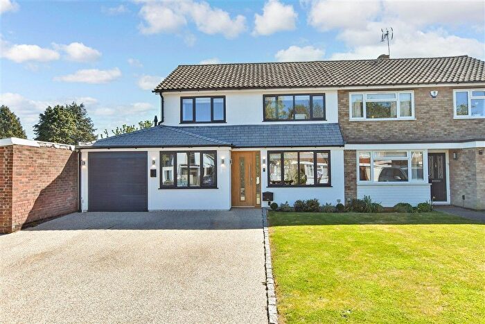 3 Bedroom Semi-Detached House For Sale In Cheyne Walk, Meopham, Kent, DA13