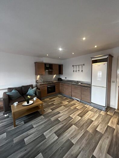 3 Bedroom Maisonette To Rent In Pandongate House, City Road, Newcastle Upon Tyne, NE1