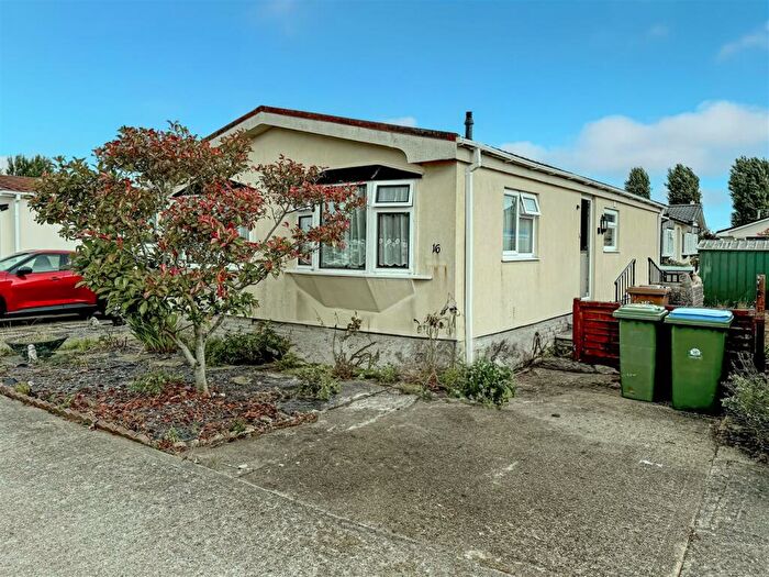 2 Bedroom Park Home For Sale In Climping Park, Bognor Road, Climping, Littlehampton, BN17