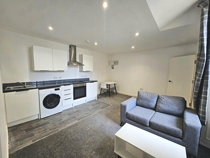 1 Bedroom Apartment To Rent In Eldon Place, Manningham, Bradford, BD1