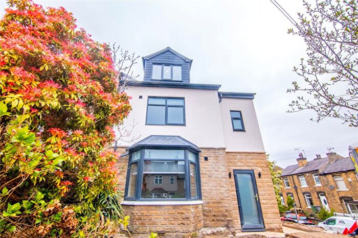1 Bedroom End Of Terrace House To Rent In Orchard Terrace, Newsome, Huddersfield, HD4