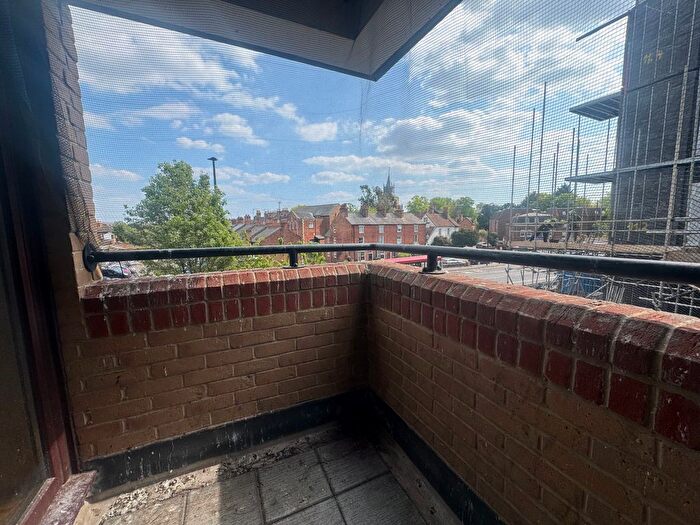 2 Bedroom Flat To Rent In Oxford Road, Aylesbury, HP19