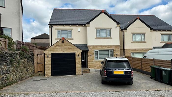 5 Bedroom Detached House To Rent In Westfield Lane, Moorview Villas, Wrose, BD18