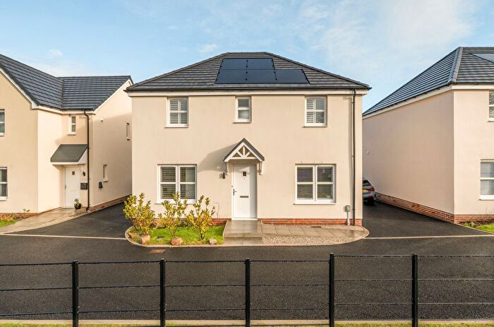 4 Bedroom Detached House For Sale In Copper Road, Helston, Cornwall, TR13