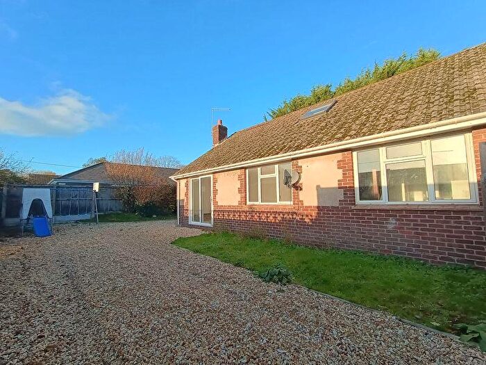 3 Bedroom Detached Bungalow For Sale In Sandford Road, Wareham, BH20