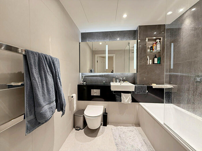 1 Bedroom Apartment To Rent In Marsh Wall, London, E14