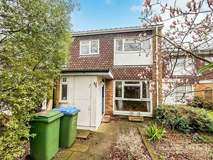 3 Bedroom Detached House To Rent In Buckingham Gardens, Hurst Park, KT8