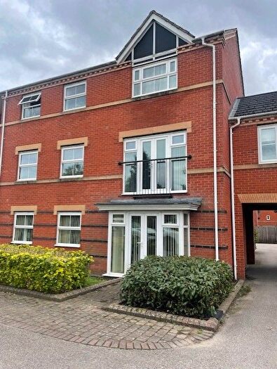 2 Bedroom Flat To Rent In Alma Road, Banbury, OX16