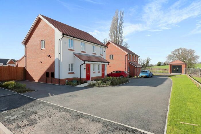 2 Bedroom Semi-Detached House For Sale In Malayan Close, Brinsford, Wolverhampton, WV10