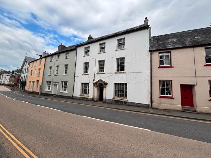6 Bedroom Terraced House For Sale In The Struet, Brecon, LD3
