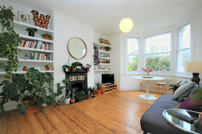 2 Bedroom Flat To Rent In Park Avenue, London, N22