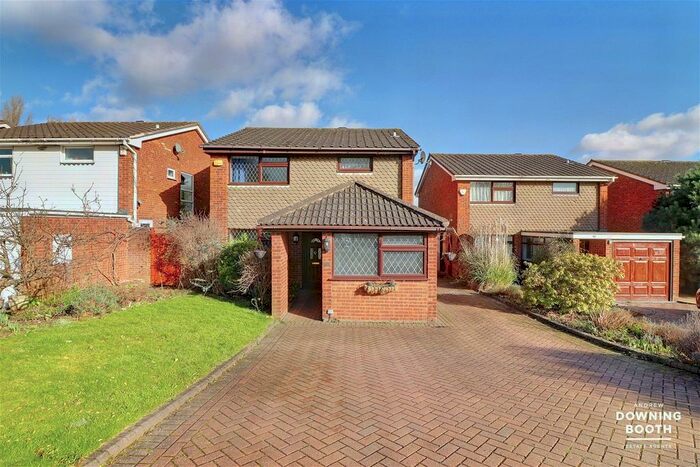 3 Bedroom Detached House For Sale In Stafford Road, Lichfield, WS13