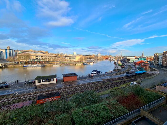 2 Bedroom Apartment To Rent In Perretts Court, Hotwells, Bristol, BS1