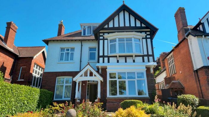6 Bedroom Detached House For Sale In Castle Avenue, Dover, CT16