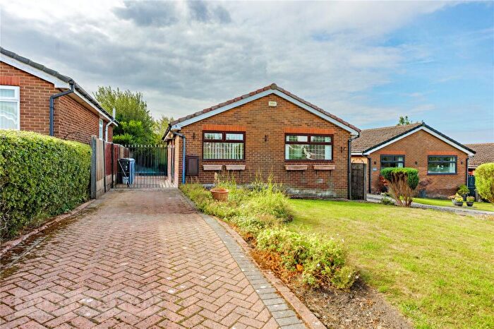 3 Bedroom Bungalow For Sale In Falkland Close, Moorside, Oldham, OL4