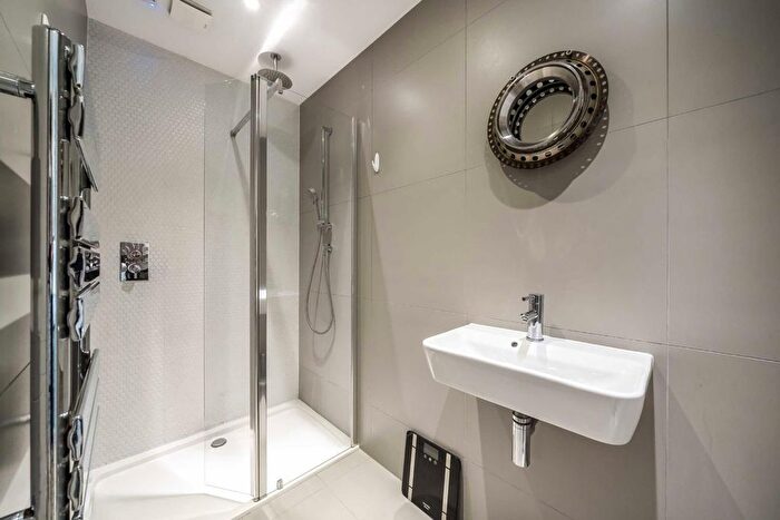 1 Bedroom Flat For Sale In King Street, Hammersmith, W6