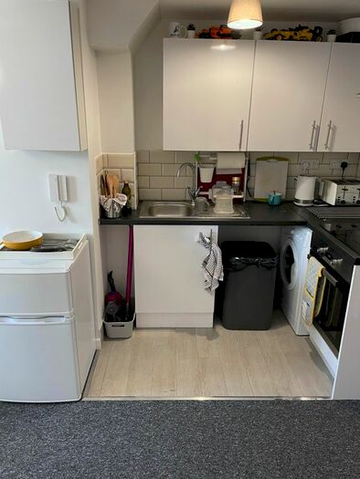 1 Bedroom Flat To Rent In St Denys Road, Southampton, SO17