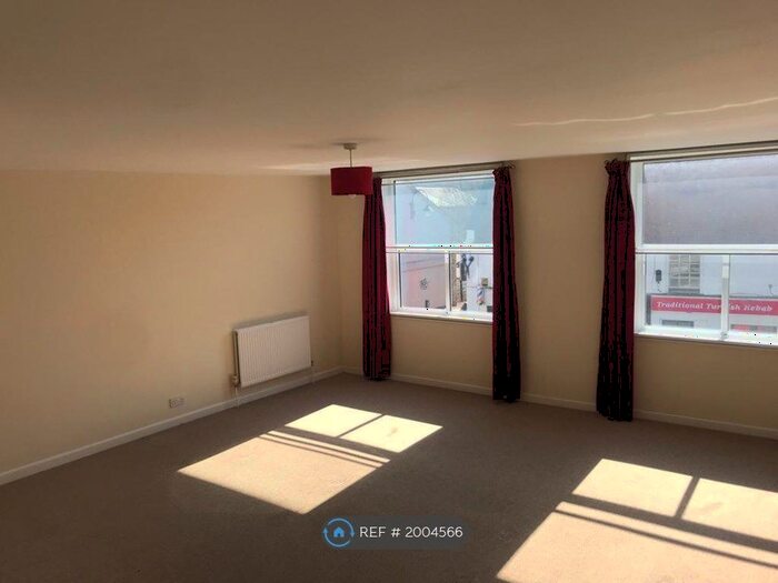 2 Bedroom Flat To Rent In Market Street, Ely, CB7