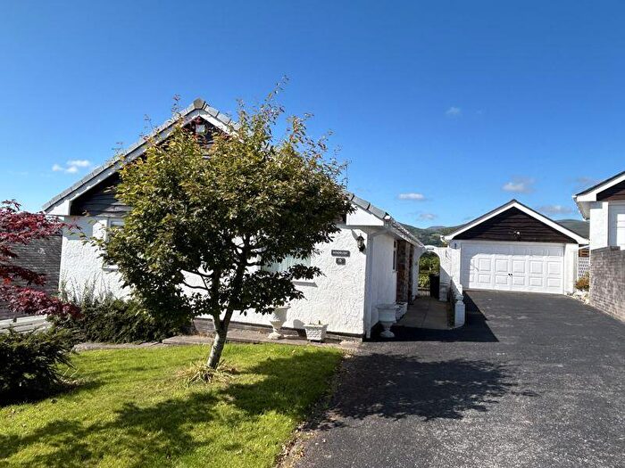 3 Bedroom Detached Bungalow For Sale In Maes Rhun, Conwy, LL32