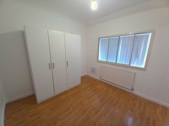 2 Bedroom Terraced House To Rent In Slough, Berkshire, SL3