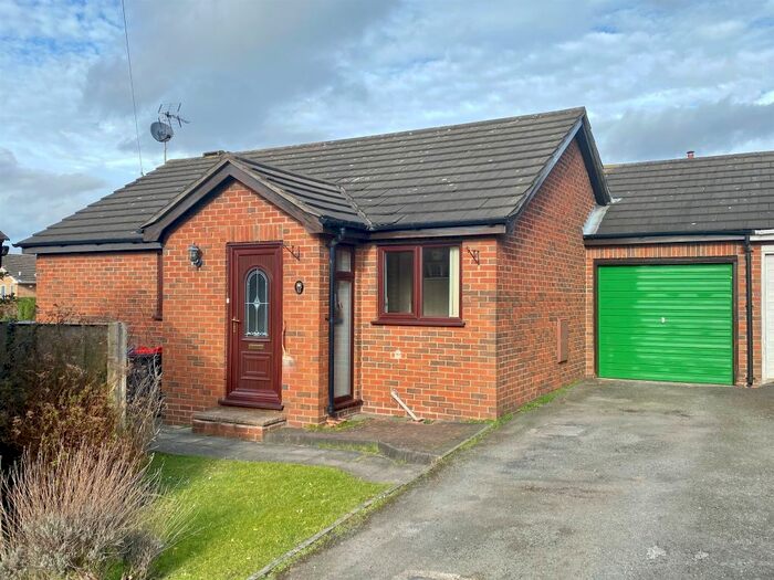 2 Bedroom Semi-Detached Bungalow To Rent In Wroxham Close, Helsby, Frodsham, WA6