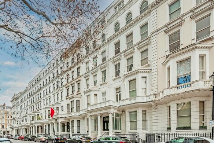 2 Bedroom Flat To Rent In Queen's Gate Gardens, London, SW7