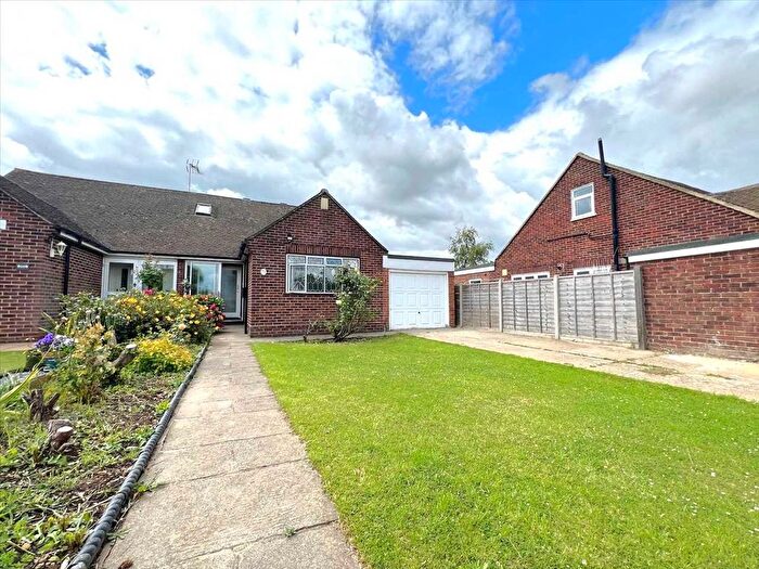 3 Bedroom Semi-Detached House To Rent In Nursery Road, Meopham, Meopham, DA13