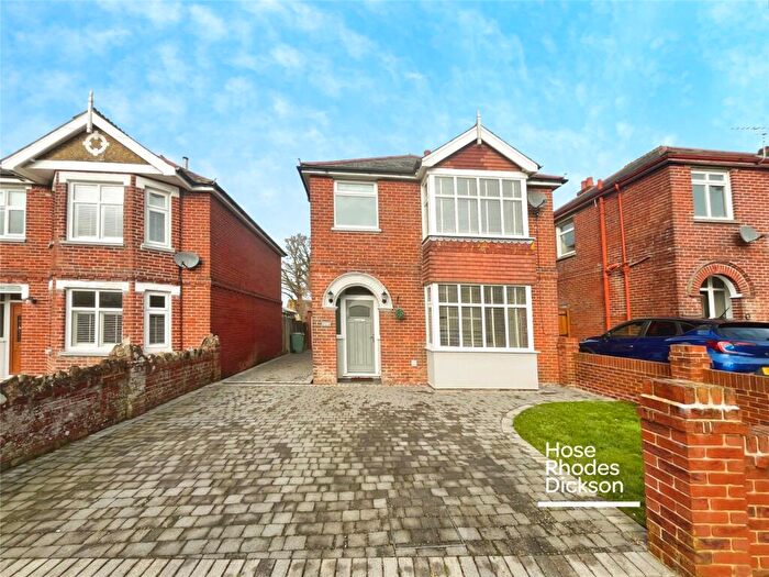 4 Bedroom Flat To Rent In Mayfield Road, PO33