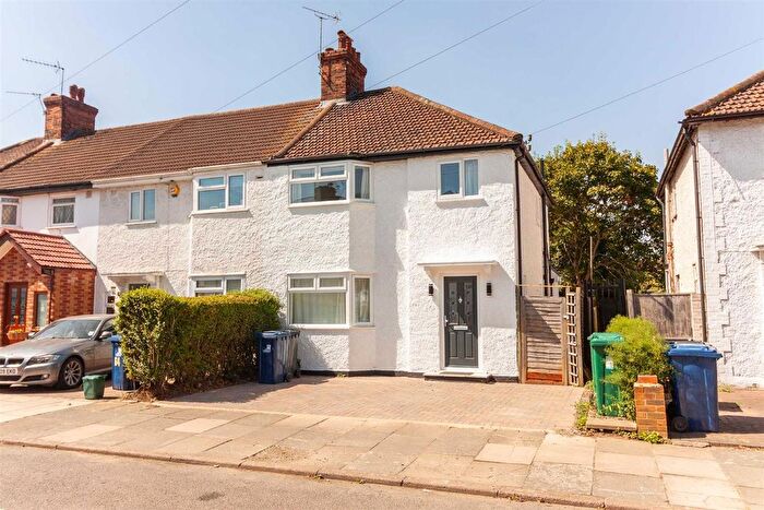 4 Bedroom End Of Terrace House To Rent In Highfield Road, London, W3