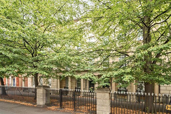 2 Bedroom Apartment For Sale In London Road, Reading, Berkshire, RG1