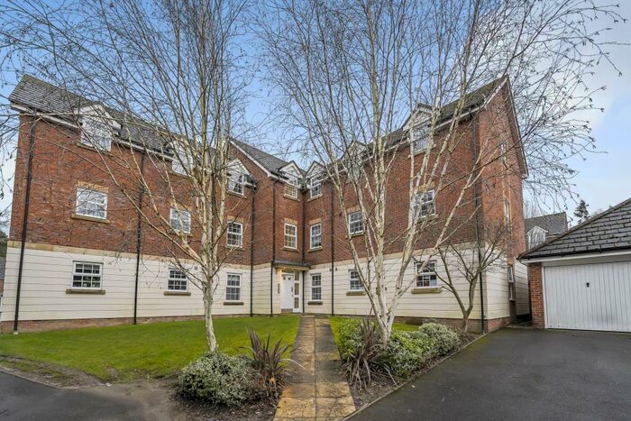 2 Bedroom Apartment To Rent In Newbury, Berkshire, RG14