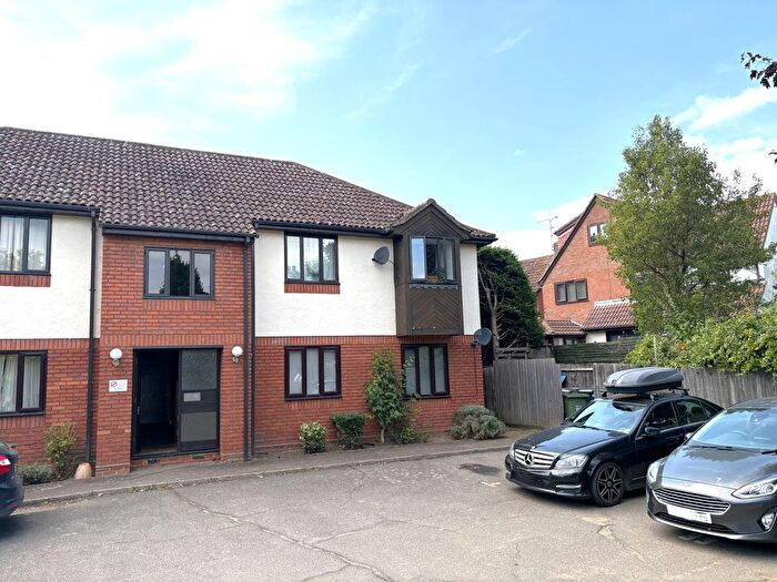 2 Bedroom Flat For Sale In Heriot Way, Great Totham, CM9