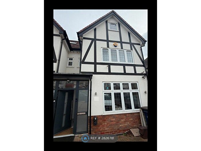 4 Bedroom Semi-Detached House To Rent In Rundell Crescent, London, NW4