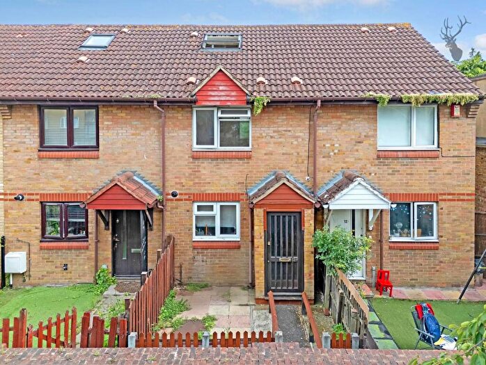 3 Bedroom House For Sale In Cephas Street, Stepney Green, E1