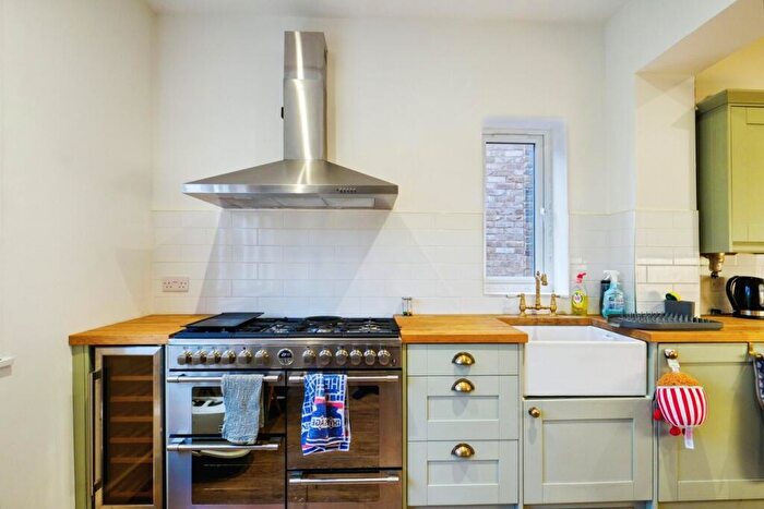 4 Bedroom Semi-Detached House For Sale In All Saints Avenue, Margate, CT9 - Photo 9