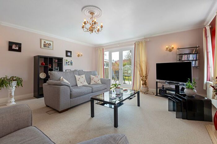 5 Bedroom Detached House For Sale In Boyneswood Road, Medstead, GU34