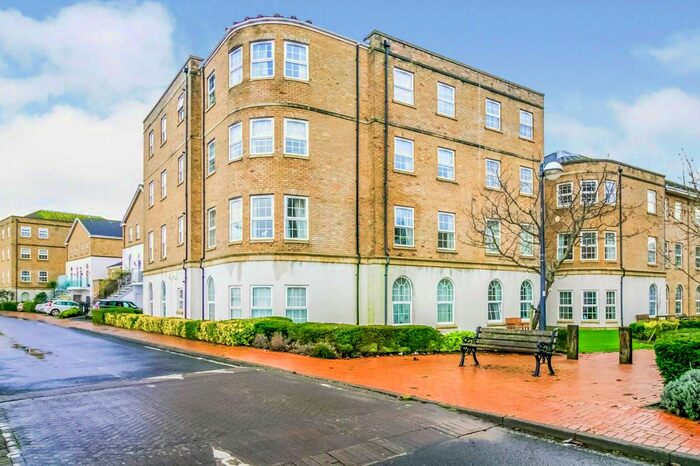 2 Bedroom Flat To Rent In John Batchelor Way, Penarth, CF64