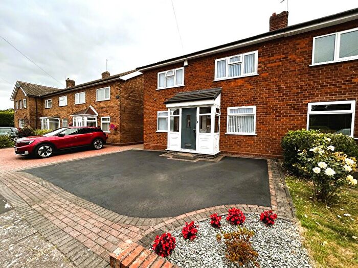 3 Bedroom Semi-Detached House For Sale In Blenheim Drive, Birmingham, B43