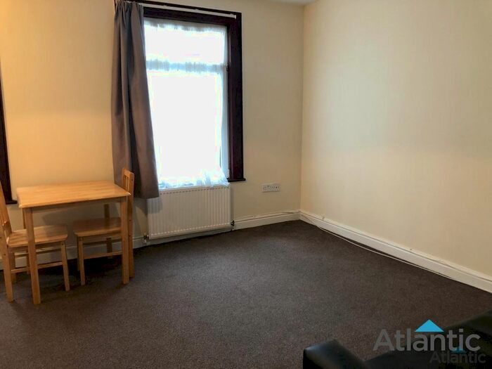 1 Bedroom Flat To Rent In Wood Street, Walthamstow, E17
