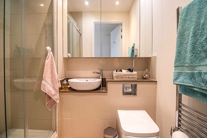 2 Bedroom Apartment To Rent In Seekings Close, Trumpington, Cambridge, CB2