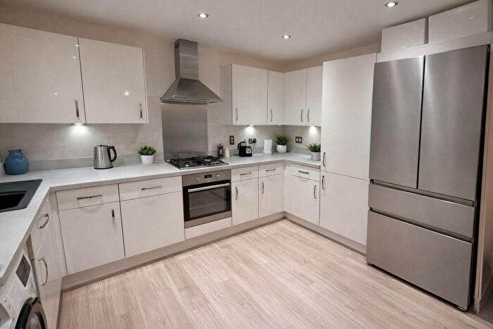 2 Bedroom Flat For Sale In Flowers Close, London, NW2