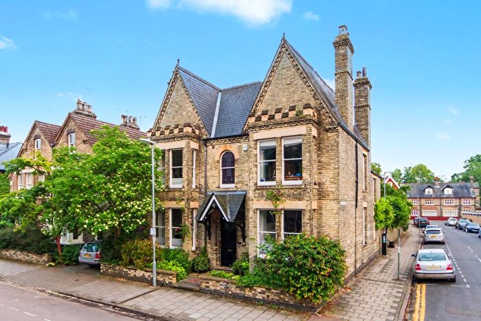 5 Bedroom Detached House To Rent In Lyndewode Road, Cambridge, CB1