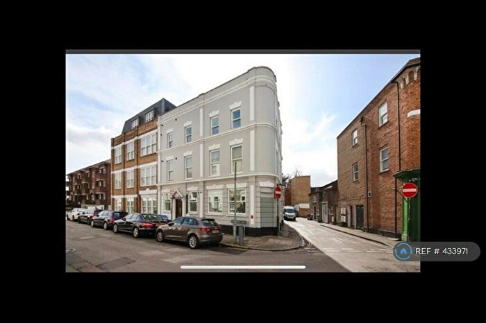 2 Bedroom Flat To Rent In Belvedere Road, Crystal Palace, SE19